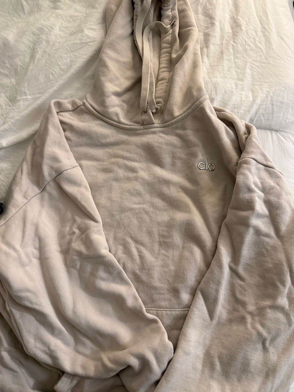 ALO Yoga Beige Accolade Hoodie